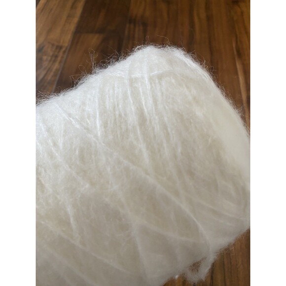 Soft Fluffy Cone Yarn White 470g #413 - Picture 3 of 4